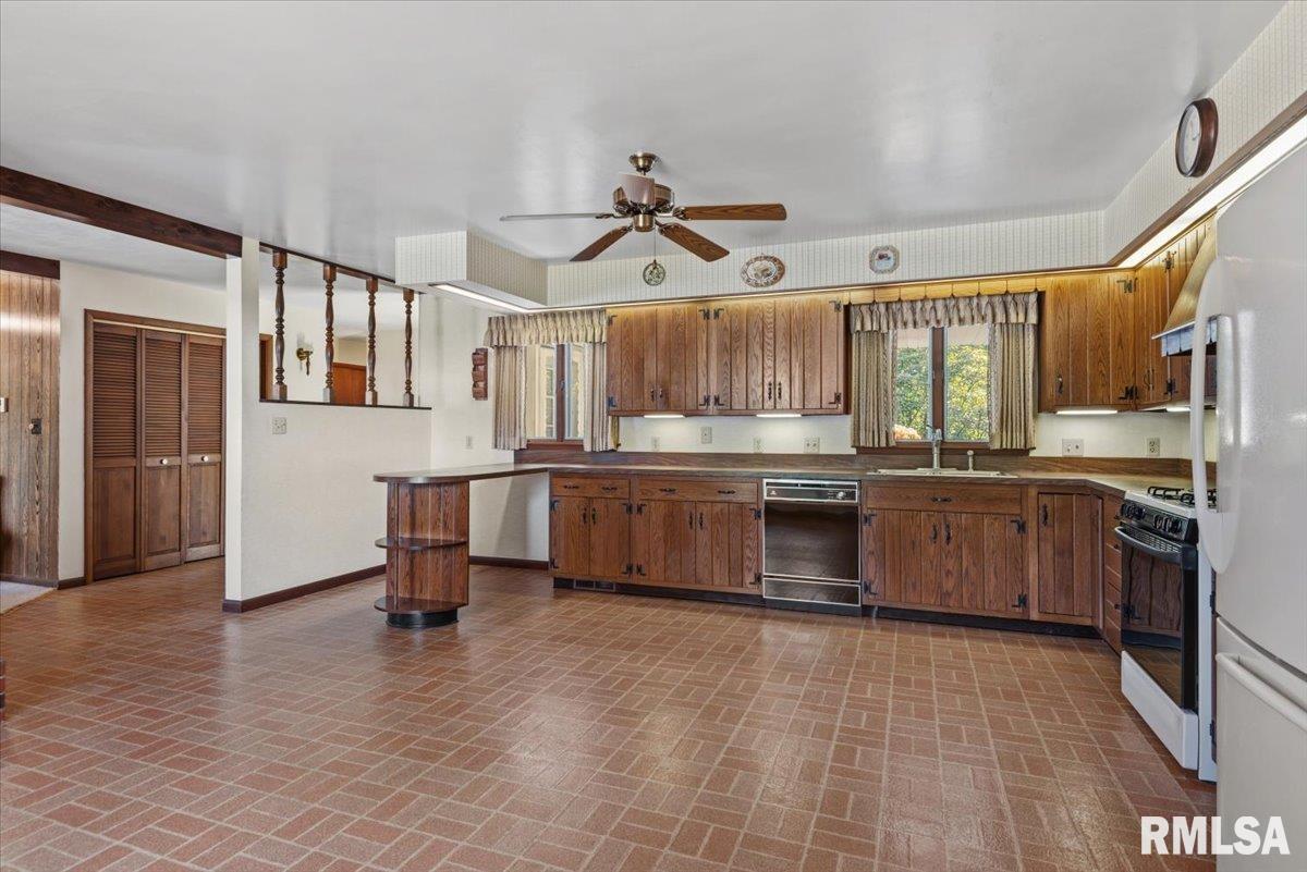 35 Providence Lane Springfield, IL 62711 - Photo 12 of 39 Gallery Image 12