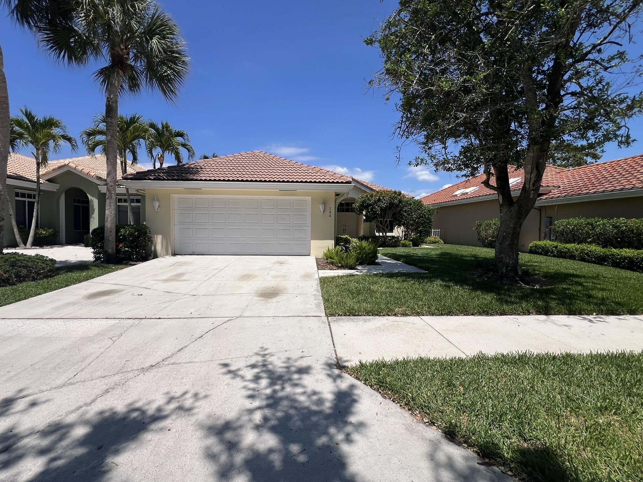 244 Hampton Place Jupiter, FL 33458 - Photo 2 of 31 Property Front View