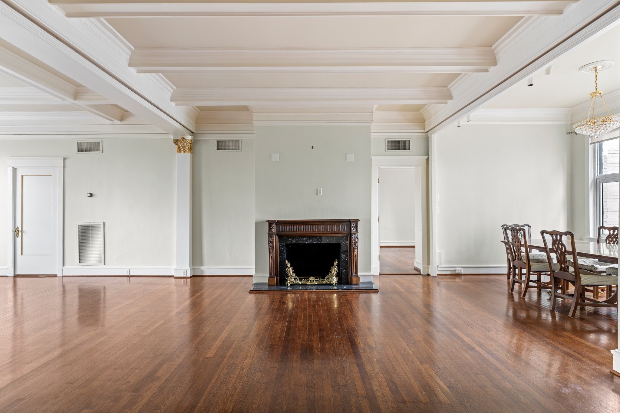 1700 Main Street, Unit 7B Houston, TX 77002 - Photo 18 of 50 a view of a livingroom with furniture and a fireplace