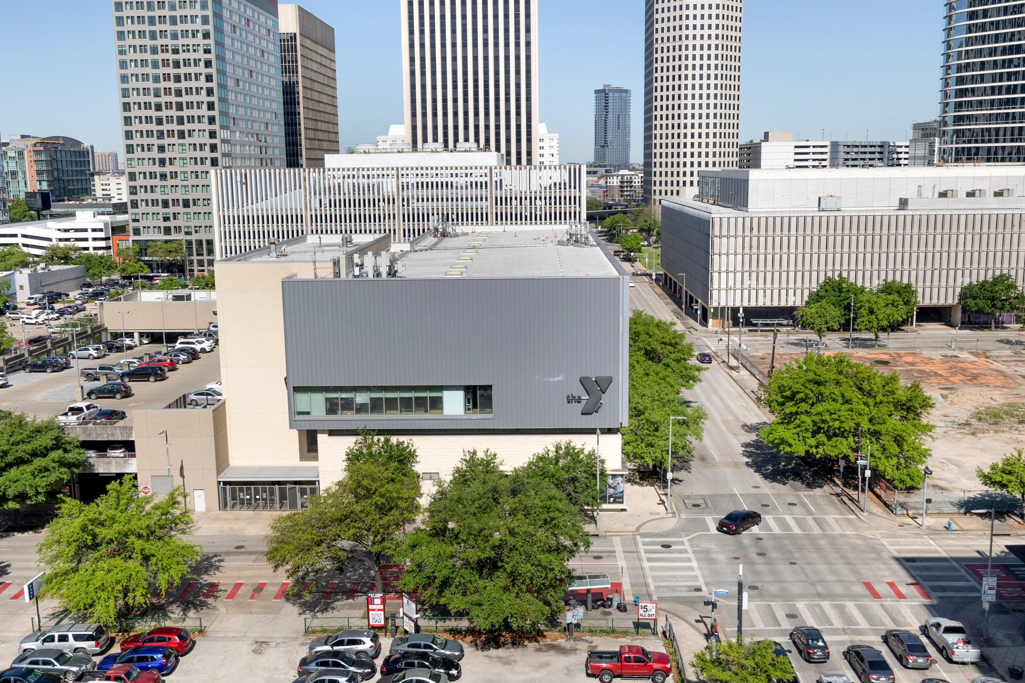 1700 Main Street, Unit 7B Houston, TX 77002 - Photo 50 of 50 an aerial view of a house with a yard and seating space