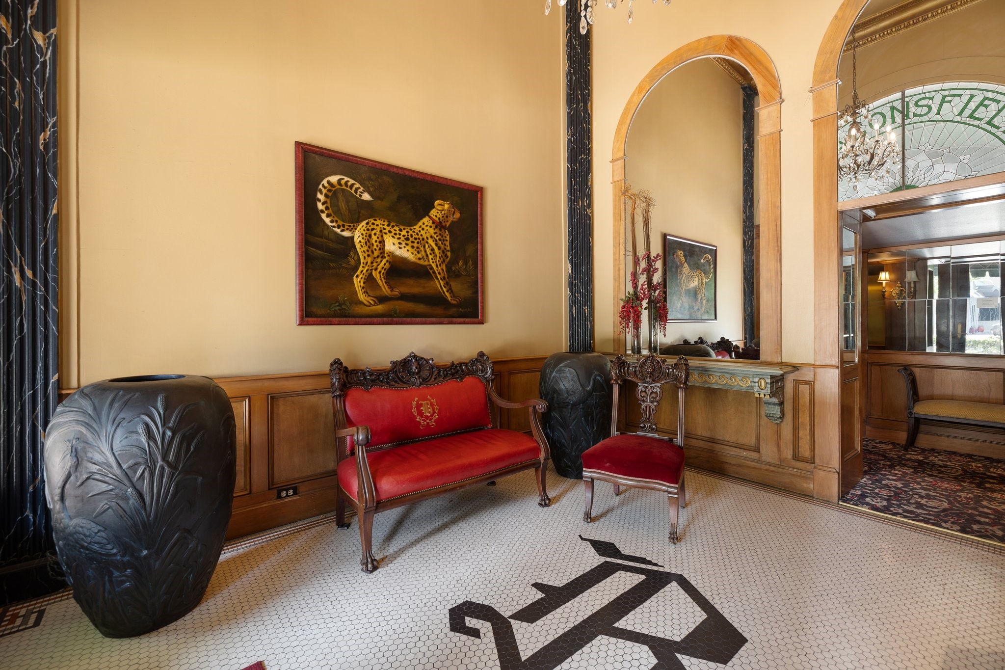 1700 Main Street, Unit 7B Houston, TX 77002 - Photo 9 of 50 a living room with furniture gym equipment and a rug