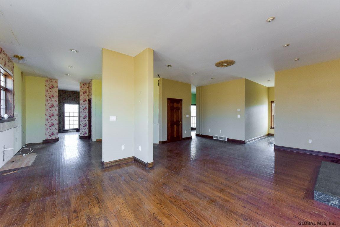 16 Staniak Road Halfmoon, NY 12118 - Photo 3 of 16 Photo 3