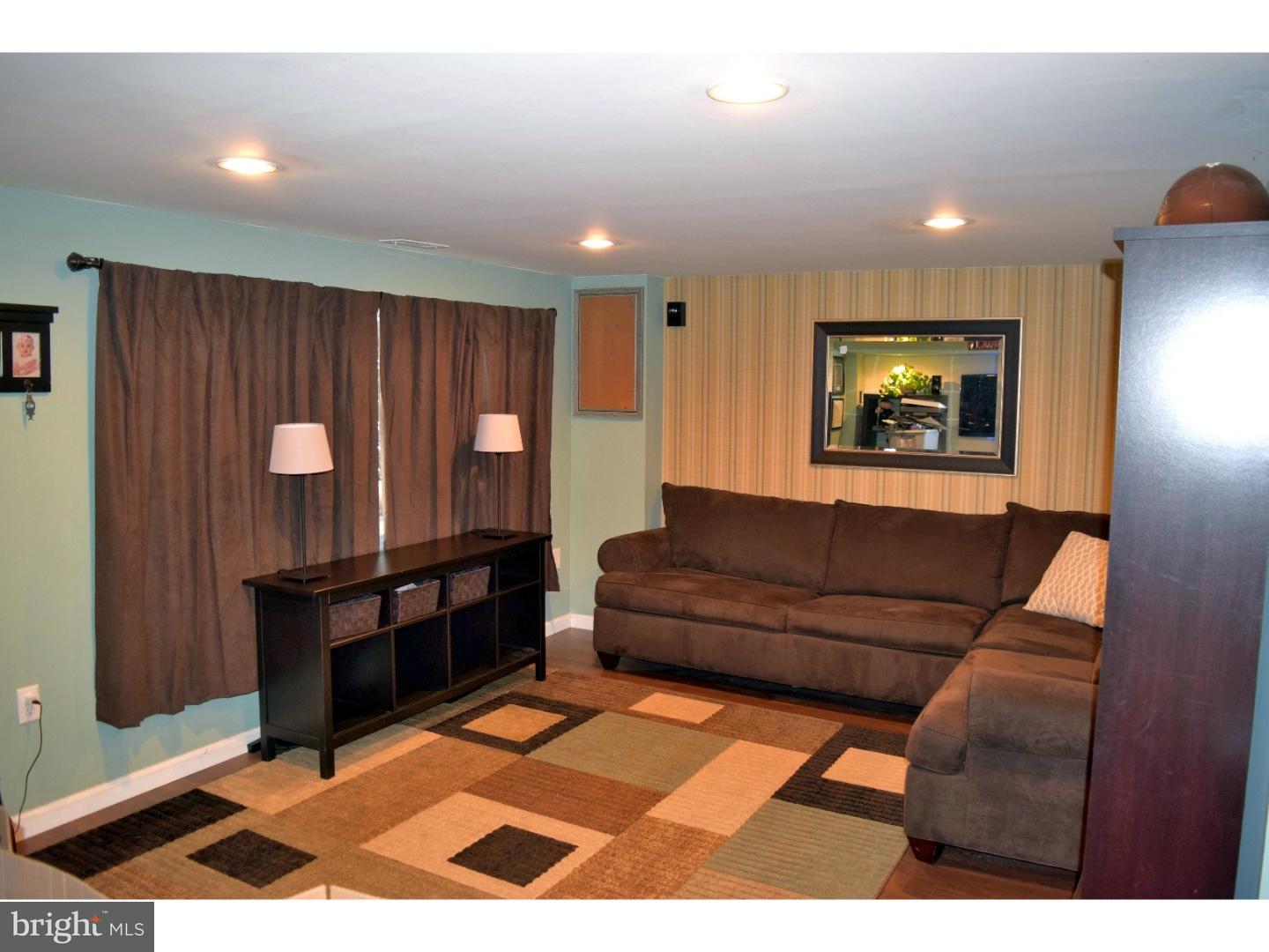 12600 Chilton Road Philadelphia, PA 19154 - Photo 17 of 25 Family Room