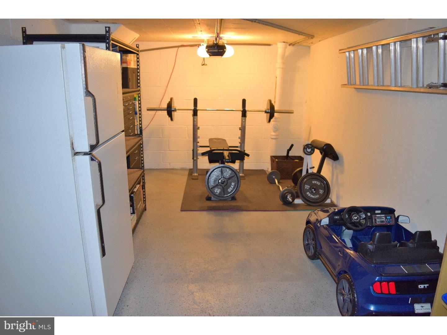 12600 Chilton Road Philadelphia, PA 19154 - Photo 22 of 25 Garage