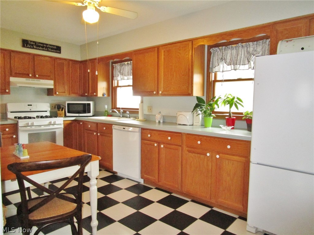 4626 Nettleton Road Medina, OH 44256 - Photo 7 of 23 Eat in kitchen with All Appliances included