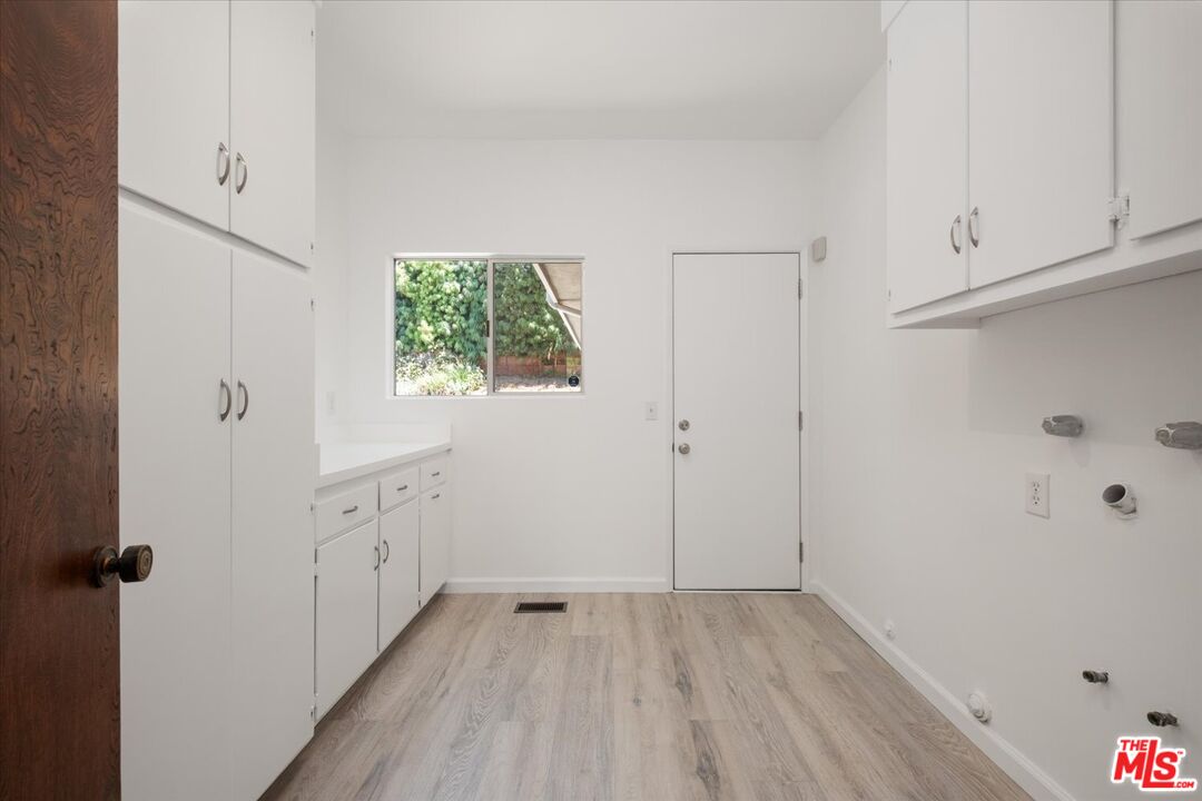 1528 Rising Glen Road West Hollywood, CA 90069 - Photo 7 of 18