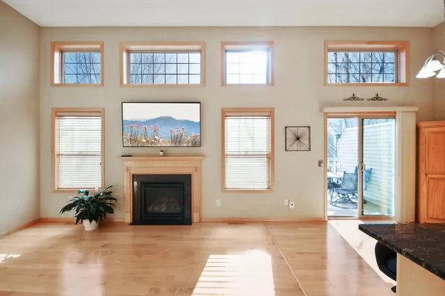 $340,000 | 3114 Frontier Drive, Woodbury, MN 55129