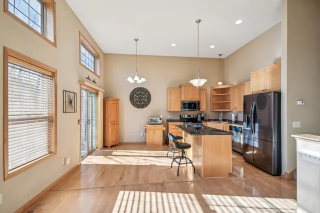 $340,000 | 3114 Frontier Drive, Woodbury, MN 55129