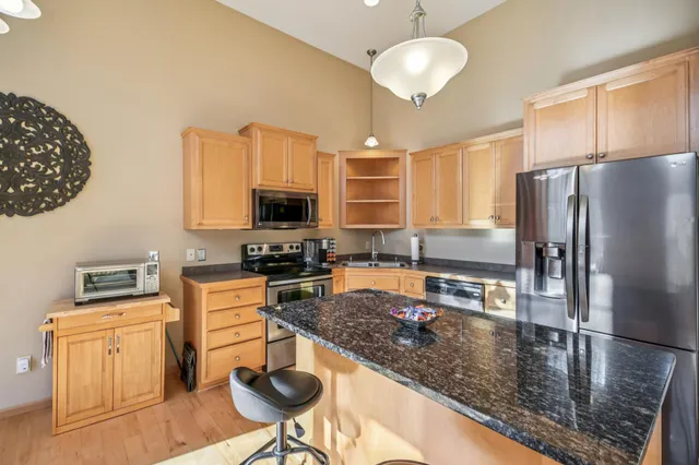 $340,000 | 3114 Frontier Drive, Woodbury, MN 55129