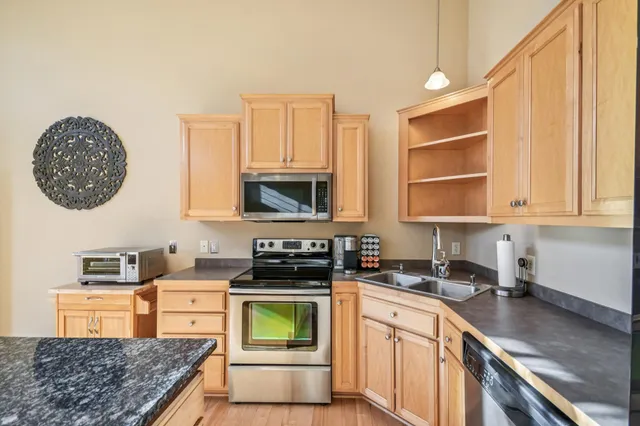 $340,000 | 3114 Frontier Drive, Woodbury, MN 55129