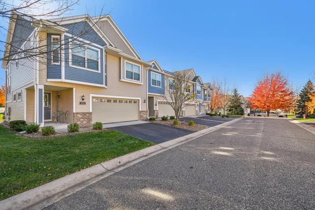 $340,000 | 3114 Frontier Drive, Woodbury, MN 55129