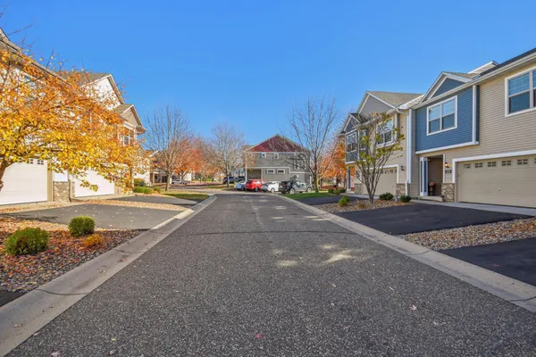 $340,000 | 3114 Frontier Drive, Woodbury, MN 55129