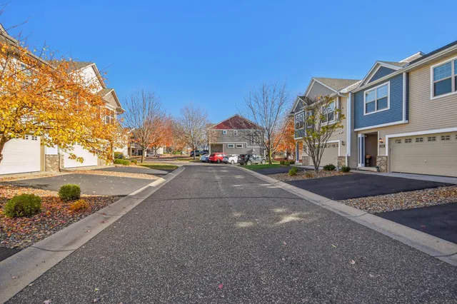 $340,000 | 3114 Frontier Drive, Woodbury, MN 55129