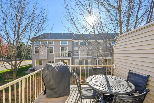 $340,000 | 3114 Frontier Drive, Woodbury, MN 55129