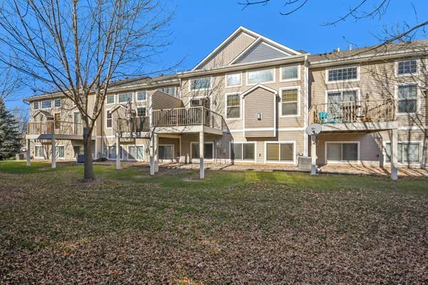 $340,000 | 3114 Frontier Drive, Woodbury, MN 55129