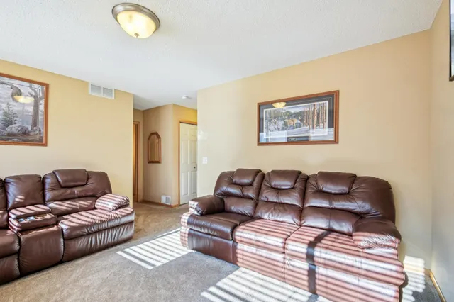 $340,000 | 3114 Frontier Drive, Woodbury, MN 55129