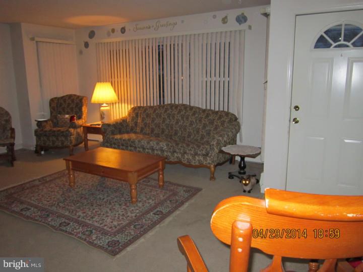 1551 Monroeville Road Monroeville, NJ 08343 - Photo 6 of 11 Living Room