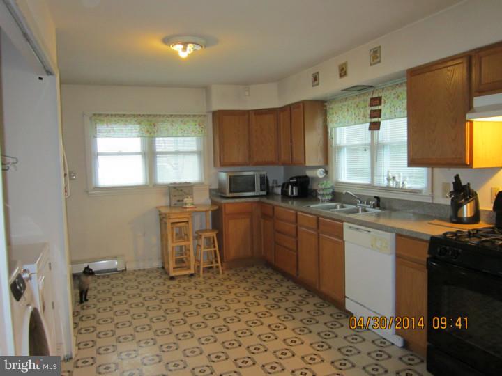 1551 Monroeville Road Monroeville, NJ 08343 - Photo 8 of 11 Kitchen