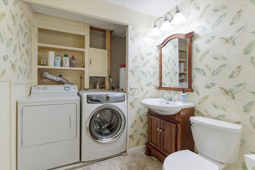 138 Benjamin Road Shirley, MA 01464 - Photo 32 of 41