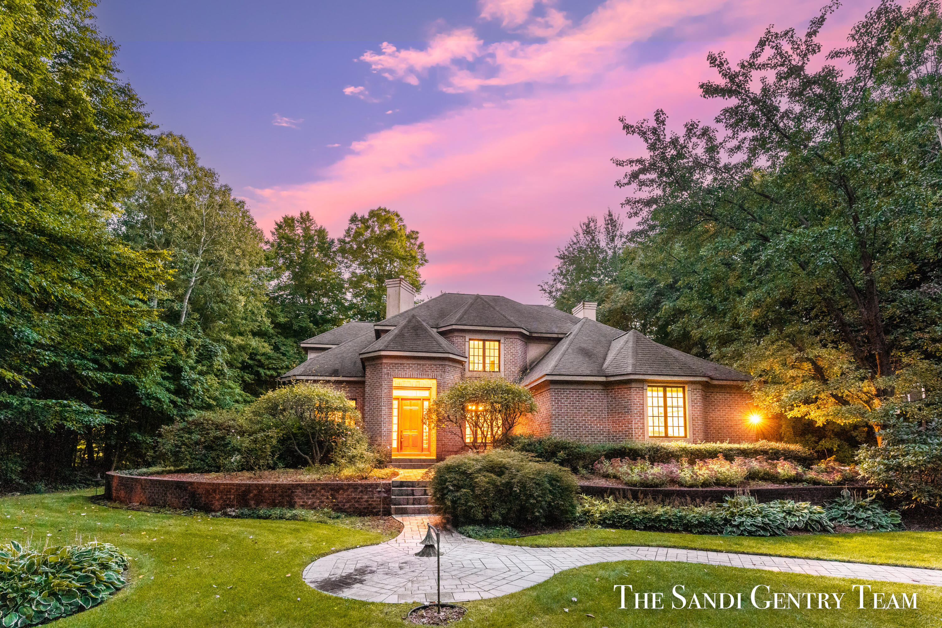 19065 Elizabeth Court Spring Lake, MI 49456 - Photo 4 of 86 twilight0012-Edit