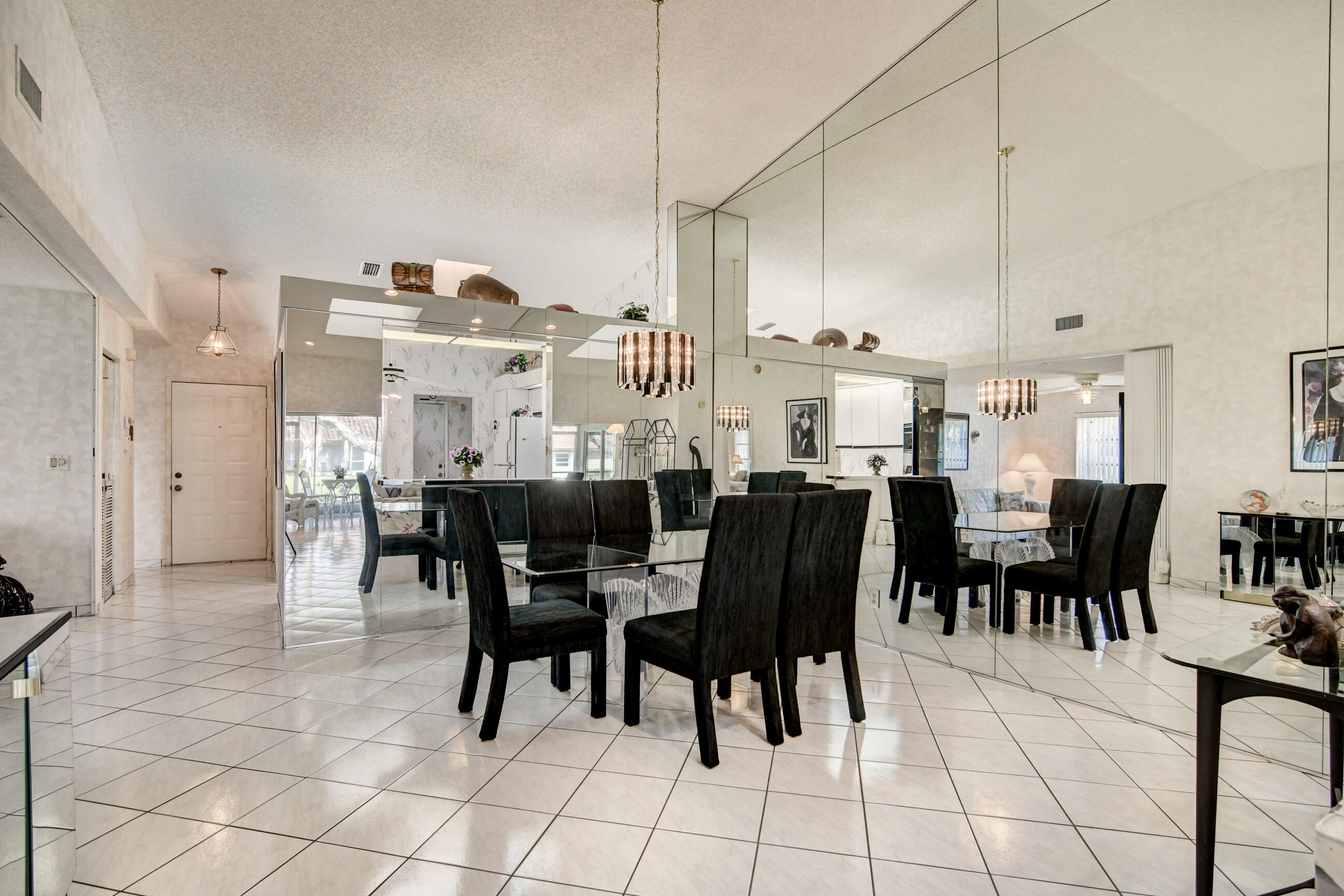 6359 Mill Pointe Circle Delray Beach, FL 33484 - Photo 17 of 57 Glamorous Dining Room