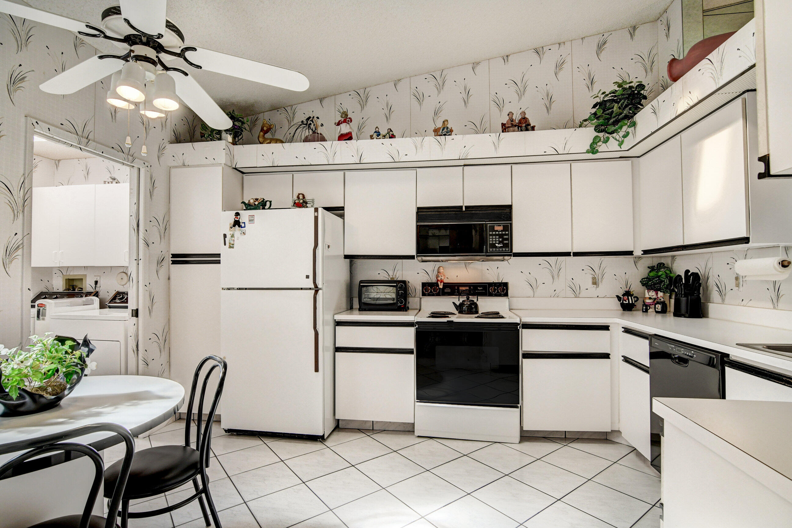 6359 Mill Pointe Circle Delray Beach, FL 33484 - Photo 19 of 57 Eat-In Kitchen