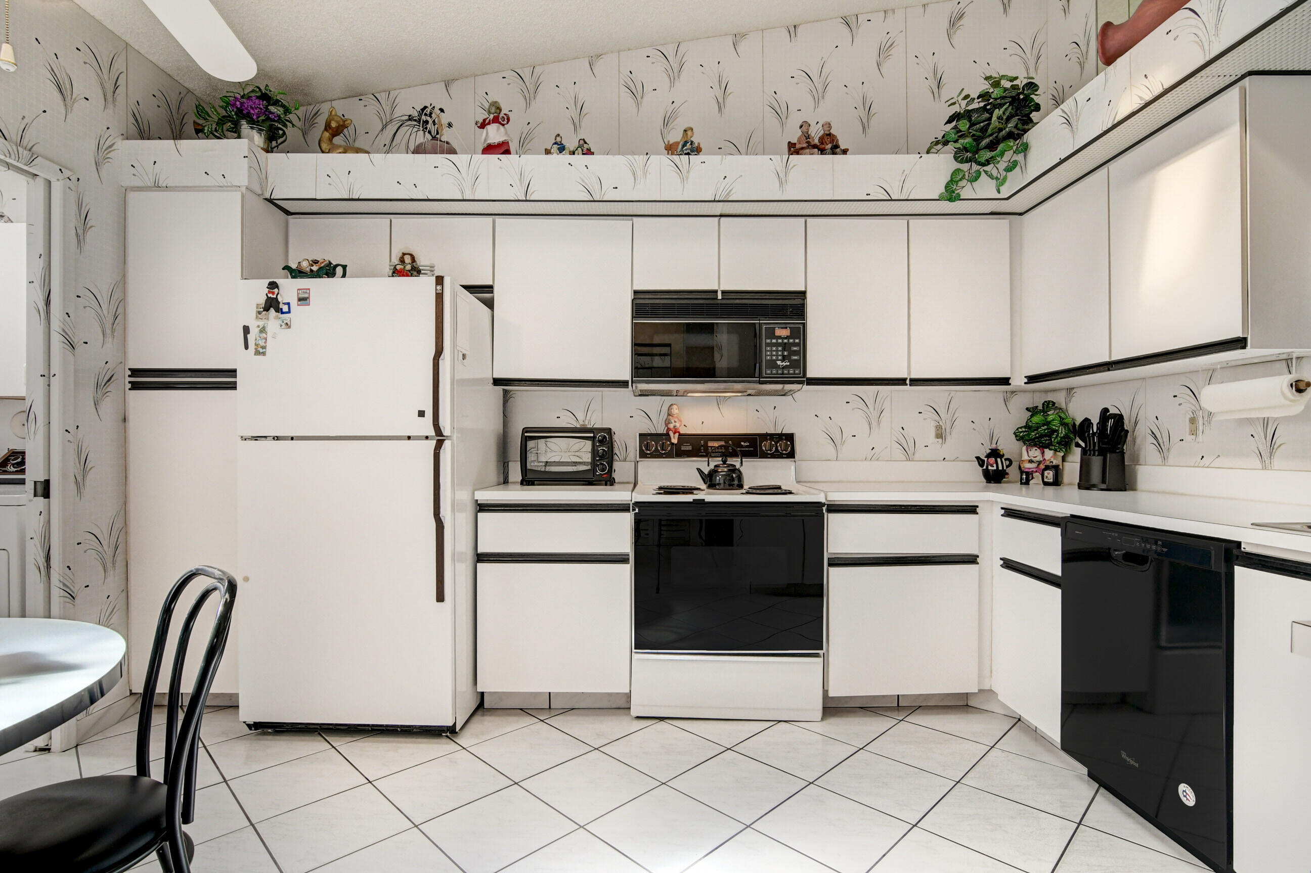 6359 Mill Pointe Circle Delray Beach, FL 33484 - Photo 20 of 57 Just cozy kitchen
