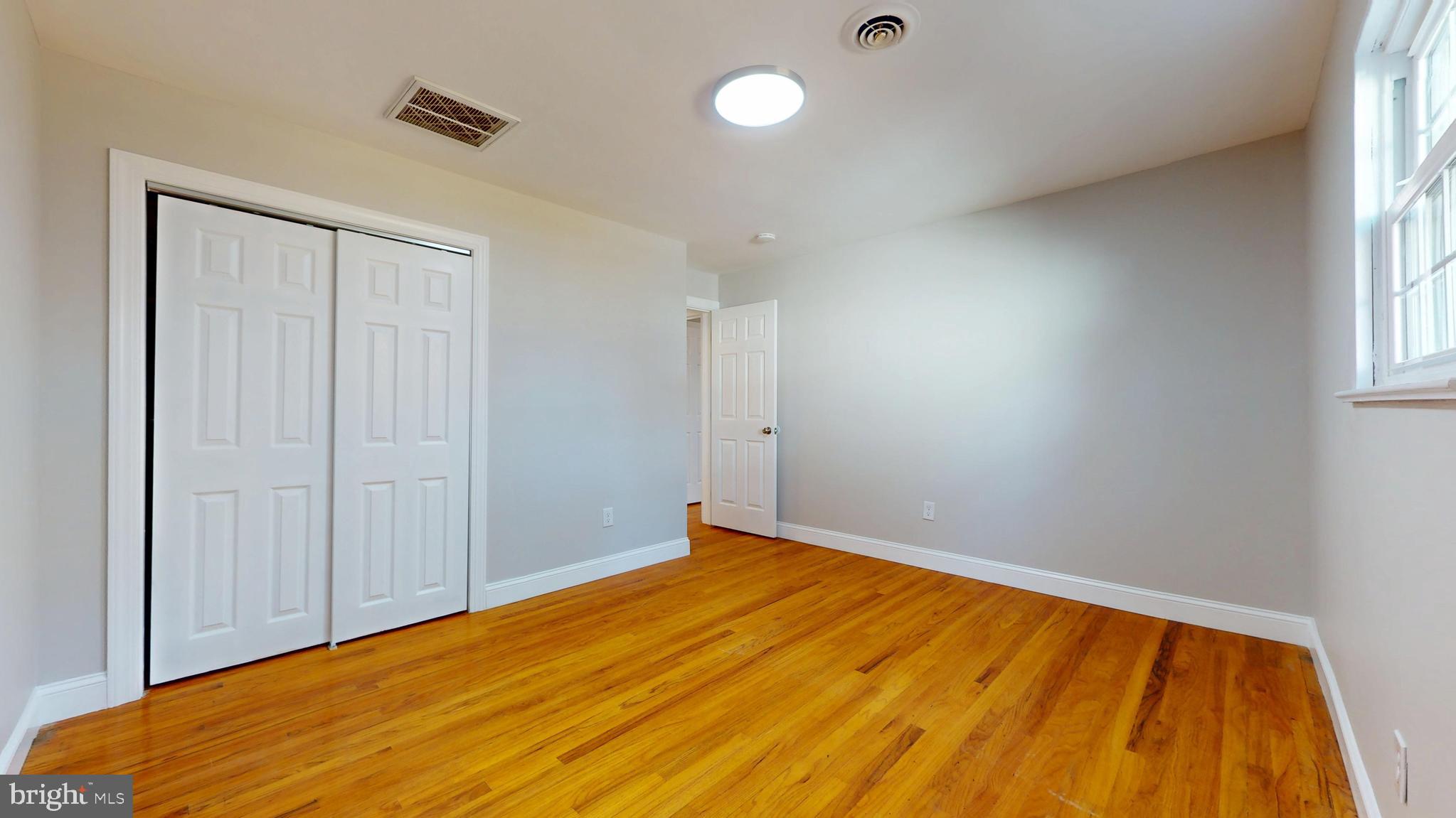 119 East Collings Drive Williamstown, NJ 08094 - Photo 21 of 61 an empty room with windows