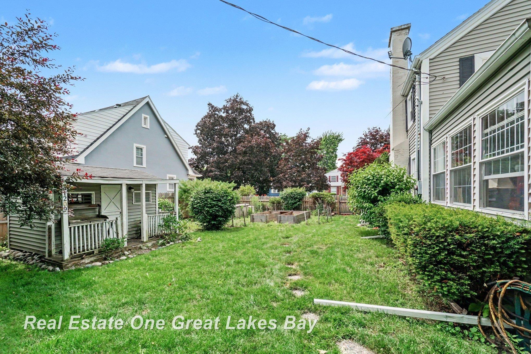 1510 Helen Street Bay City, MI 48708 - Photo 24 of 26 50213358-a83f1926-9250-4209-8220-e5e3561a355f.JPG