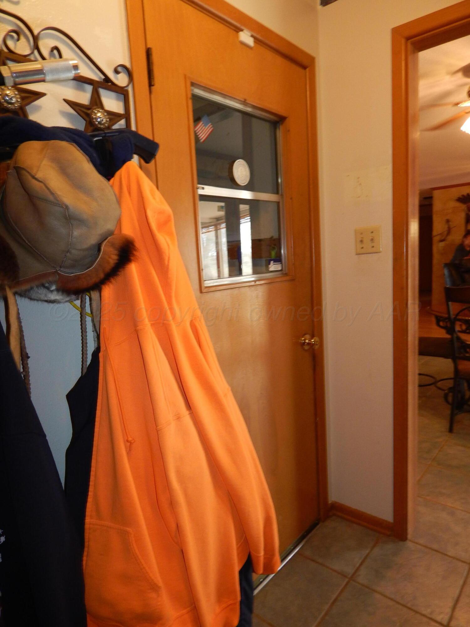 4205 Highway 83 Wellington, TX 79095 - Photo 14 of 52 a view of a staircase