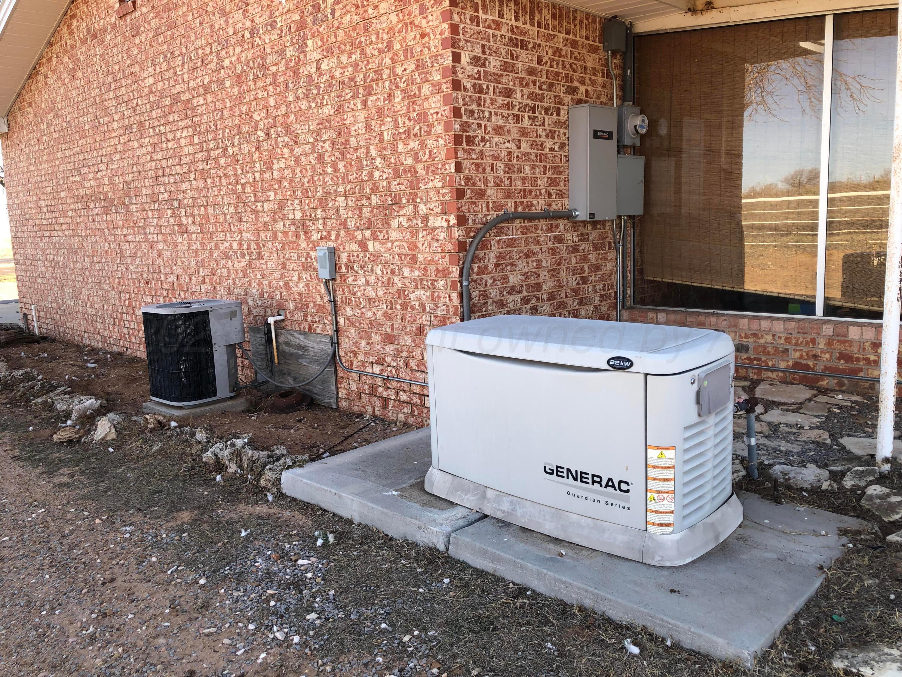 4205 Highway 83 Wellington, TX 79095 - Photo 39 of 52 a bathroom with a sink toilet and shower