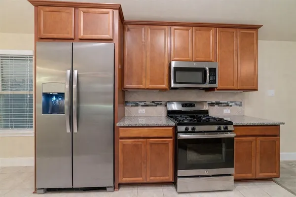 $2,300 | 15615 Whispering Green Drive, Cypress, TX 77429