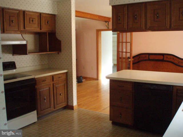12812 Gramlich Road Southwest La Vale, MD 21502 - Photo 11 of 18 Kitchen