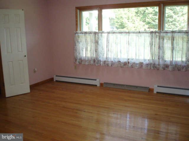 12812 Gramlich Road Southwest La Vale, MD 21502 - Photo 5 of 18 Living Room