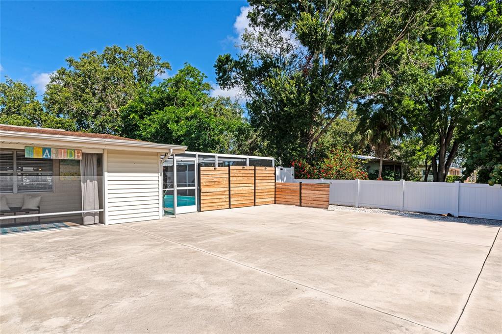 5948 Mirror Lake Road Sarasota, FL 34233 - Photo 3 of 50 a view of a backyard