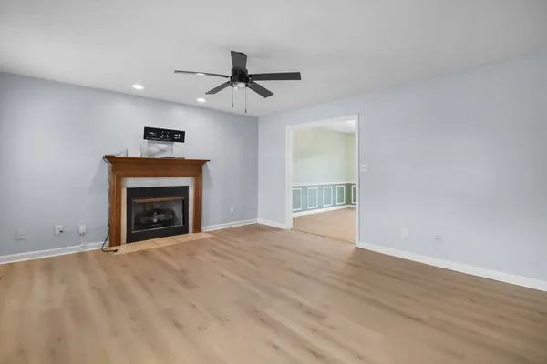 $1,895 | 934 Hedge Apple Drive, Clarksville, TN 37040