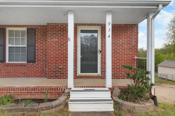 $1,895 | 934 Hedge Apple Drive, Clarksville, TN 37040