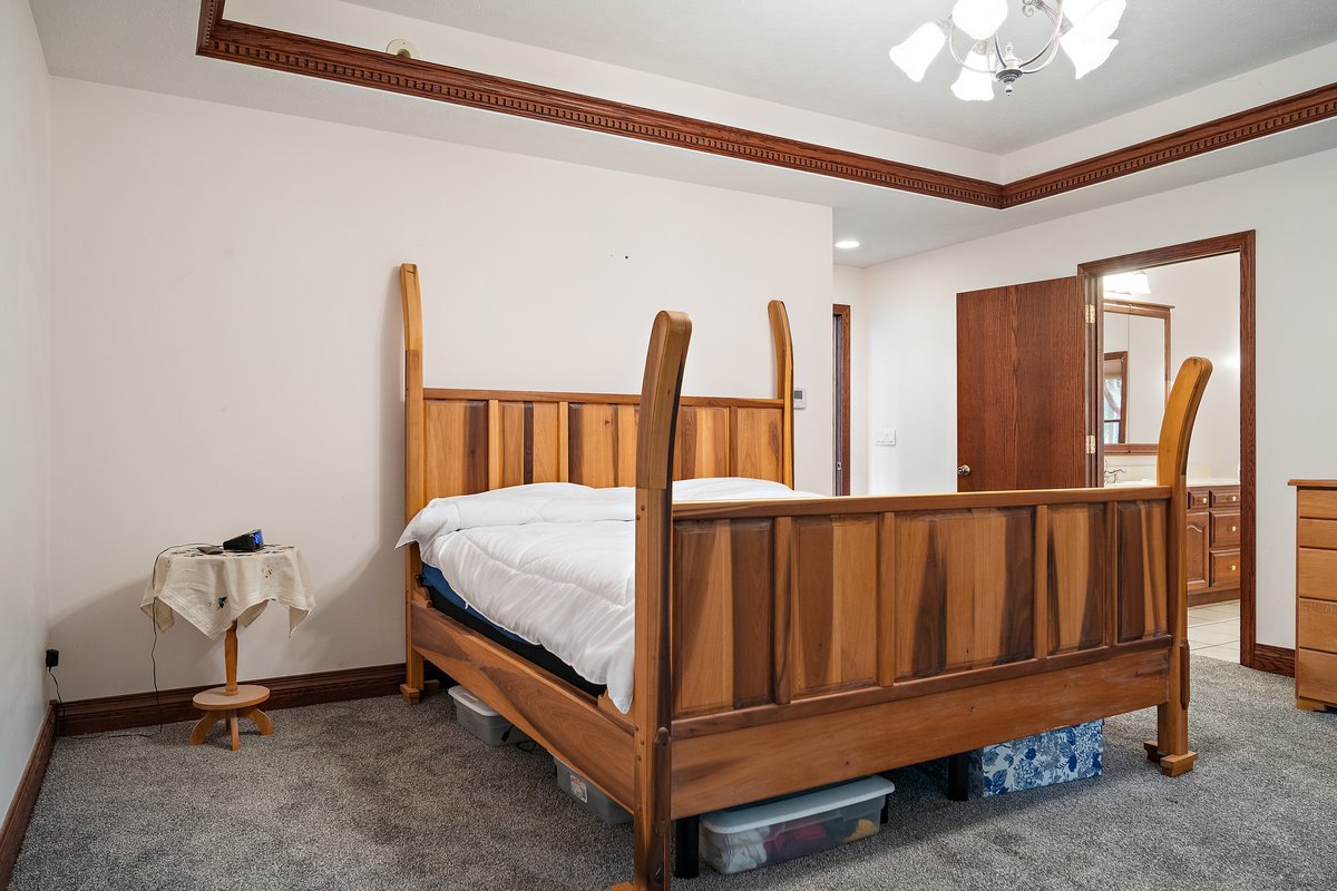 10739-451 North 1300 E Road Chenoa, IL 61726 - Photo 20 of 55 a bed room with furniture and a window