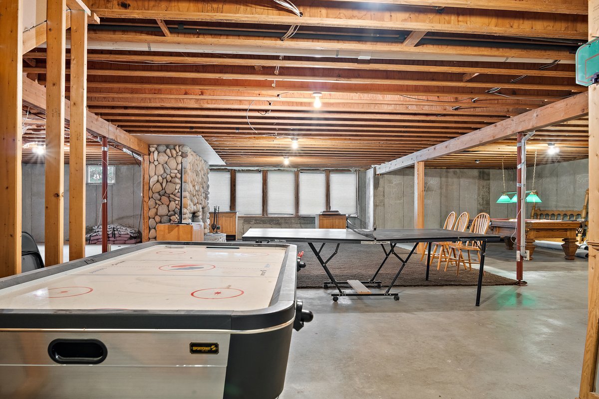 10739-451 North 1300 E Road Chenoa, IL 61726 - Photo 35 of 55 a view of a room with gym equipment