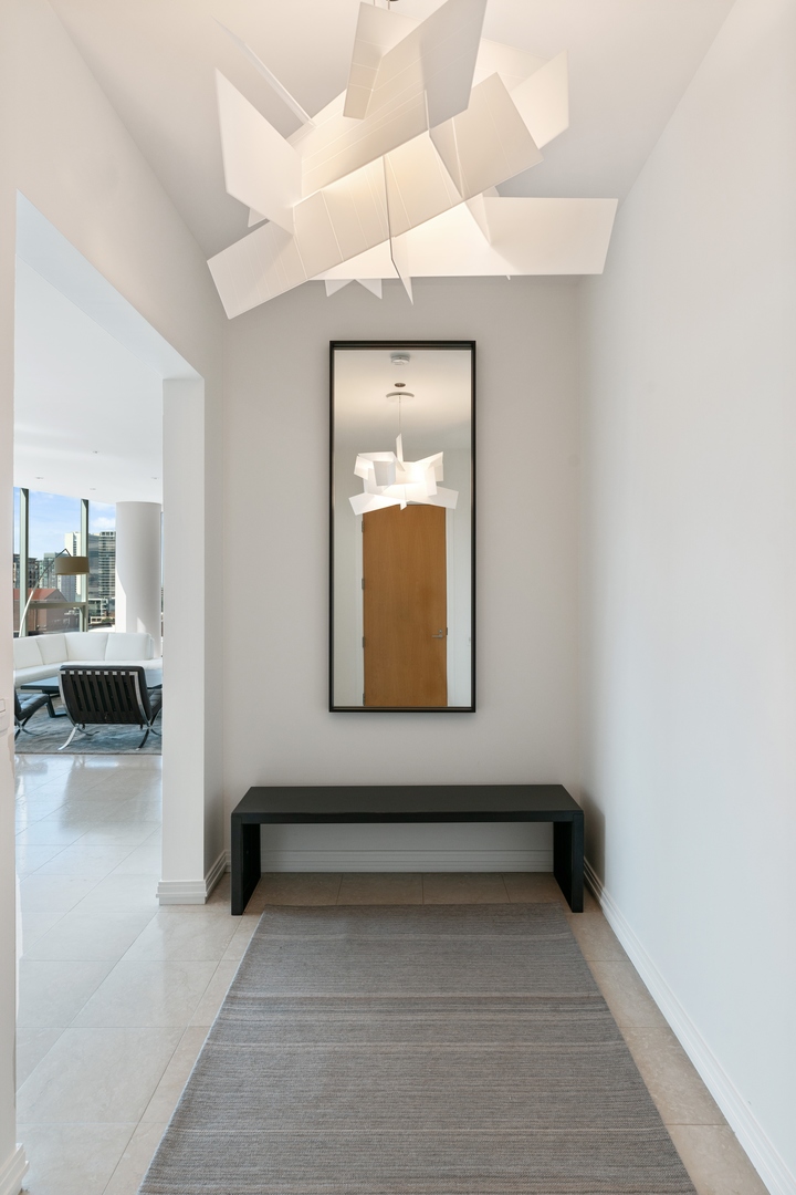 30 West Oak Street, Unit 10B Chicago, IL 60610 - Photo 13 of 27