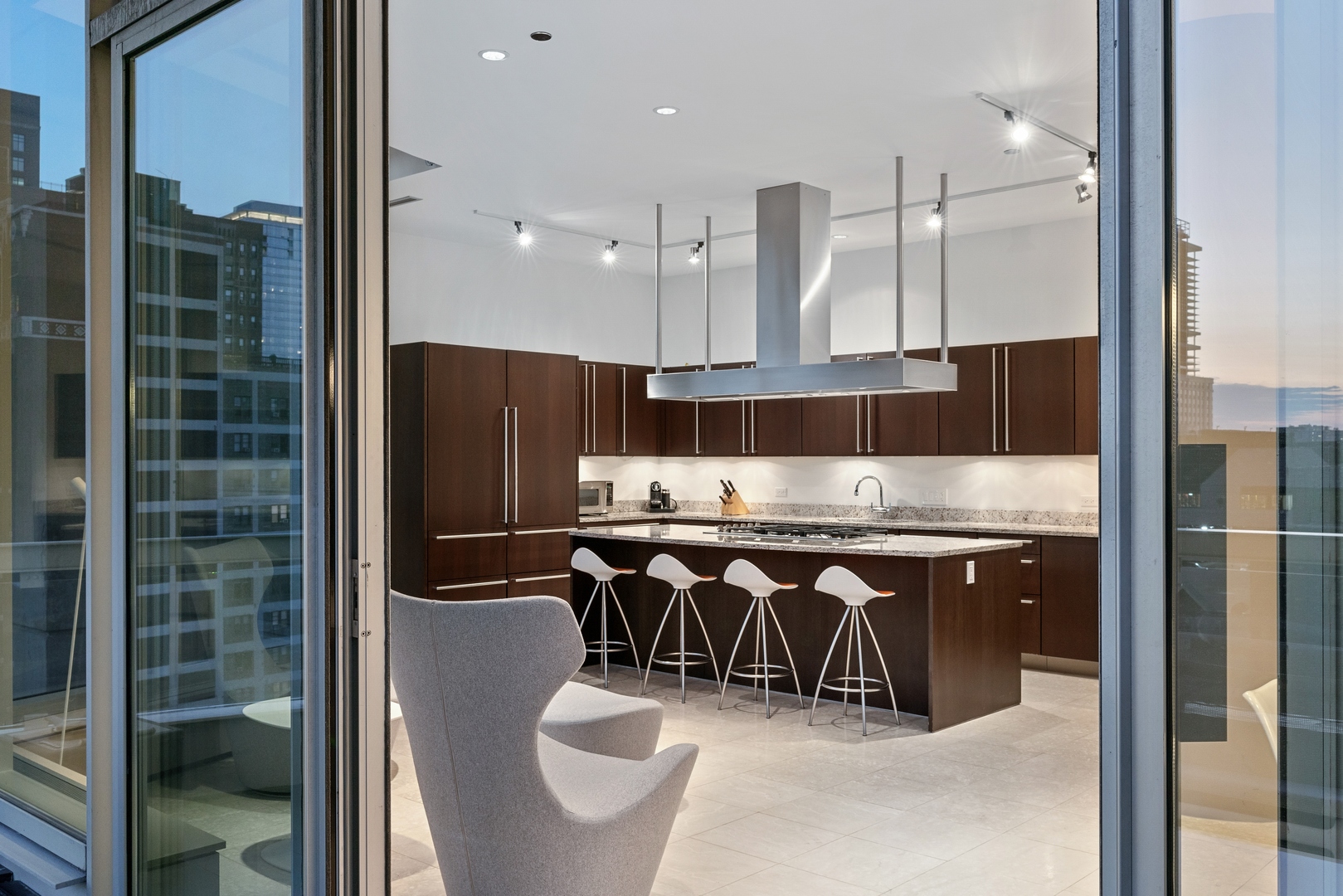 30 West Oak Street, Unit 10B Chicago, IL 60610 - Photo 10 of 27