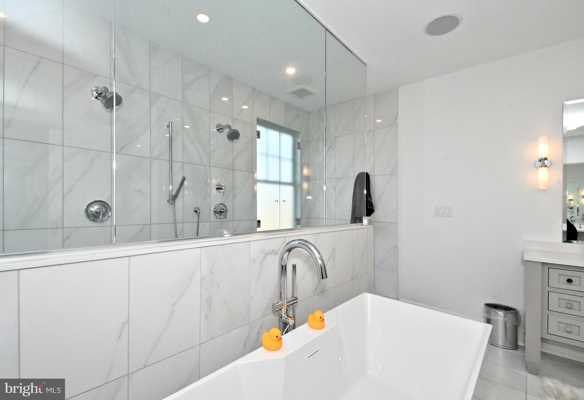 10 Richards Way Ambler, PA 19002 - Photo 44 of 73 a bathroom with a bathtub and a sink