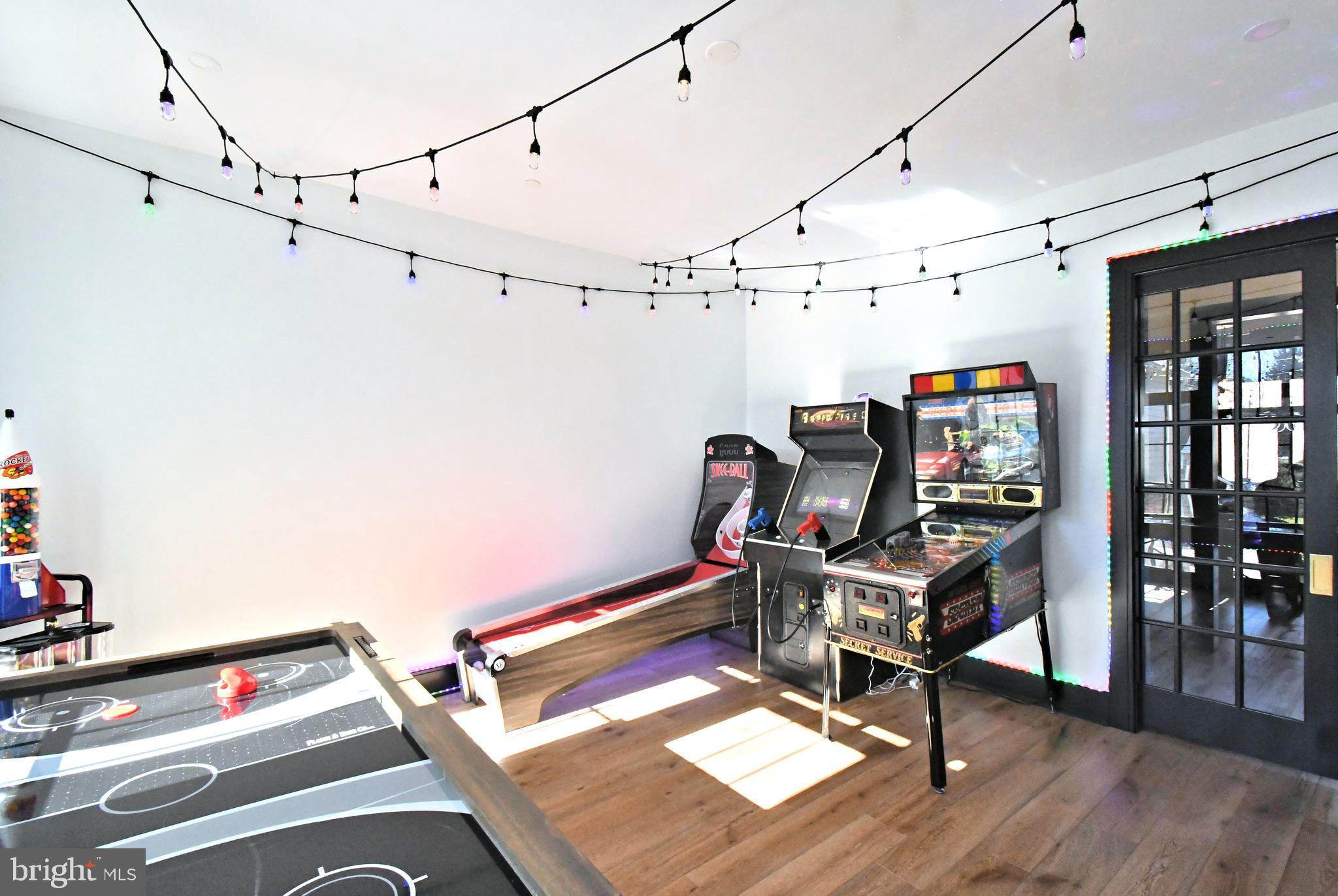 10 Richards Way Ambler, PA 19002 - Photo 7 of 73 a room with gym equipment and wooden floor