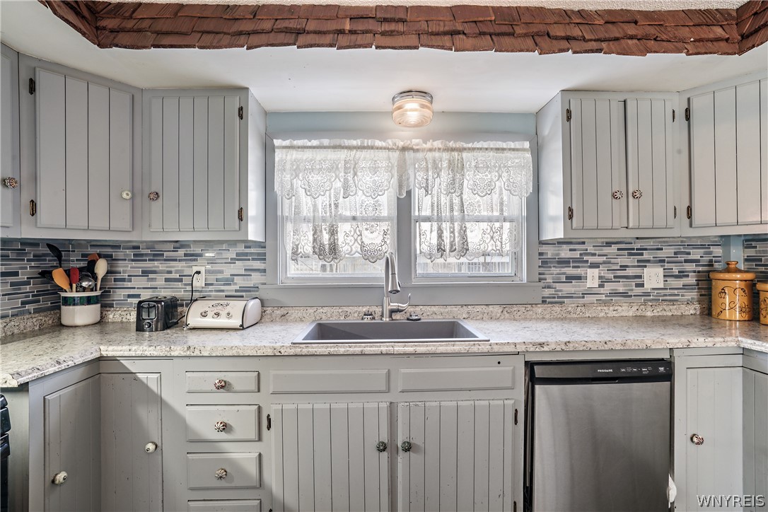 64 Perry Street Collins, NY 14070 - Photo 5 of 34