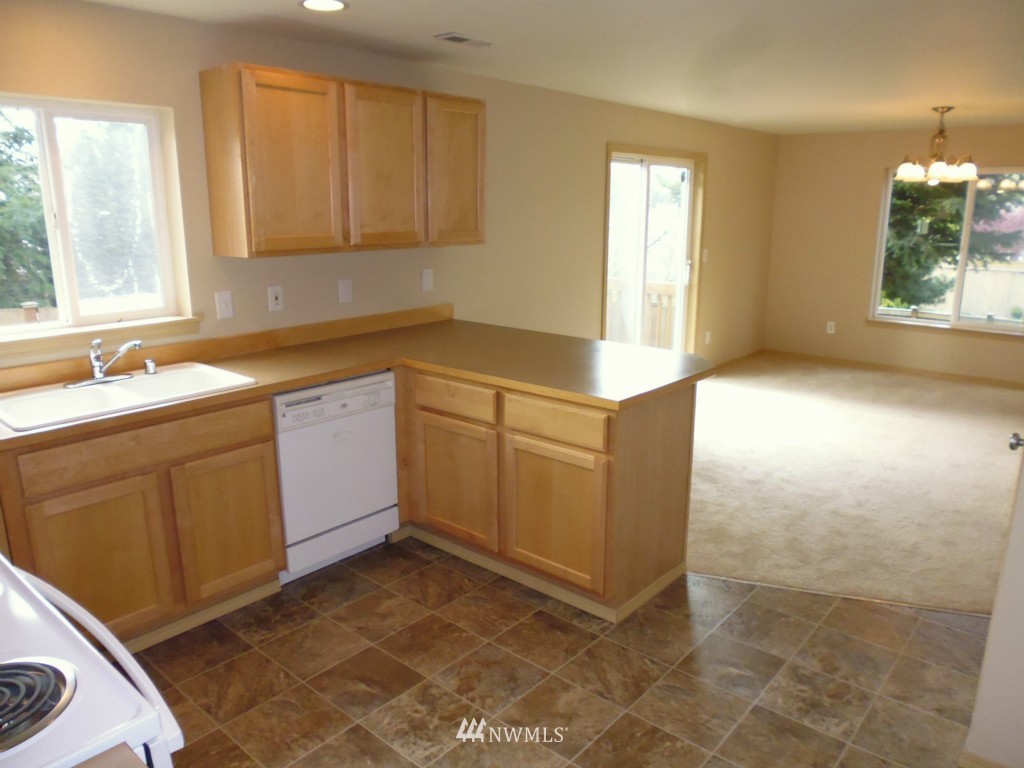 3902 152nd Place Southeast Bothell, WA 98012 - Photo 13 of 19