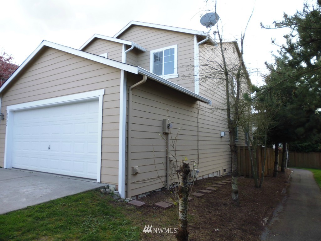 3902 152nd Place Southeast Bothell, WA 98012 - Photo 3 of 19