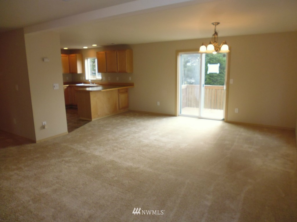 3902 152nd Place Southeast Bothell, WA 98012 - Photo 9 of 19