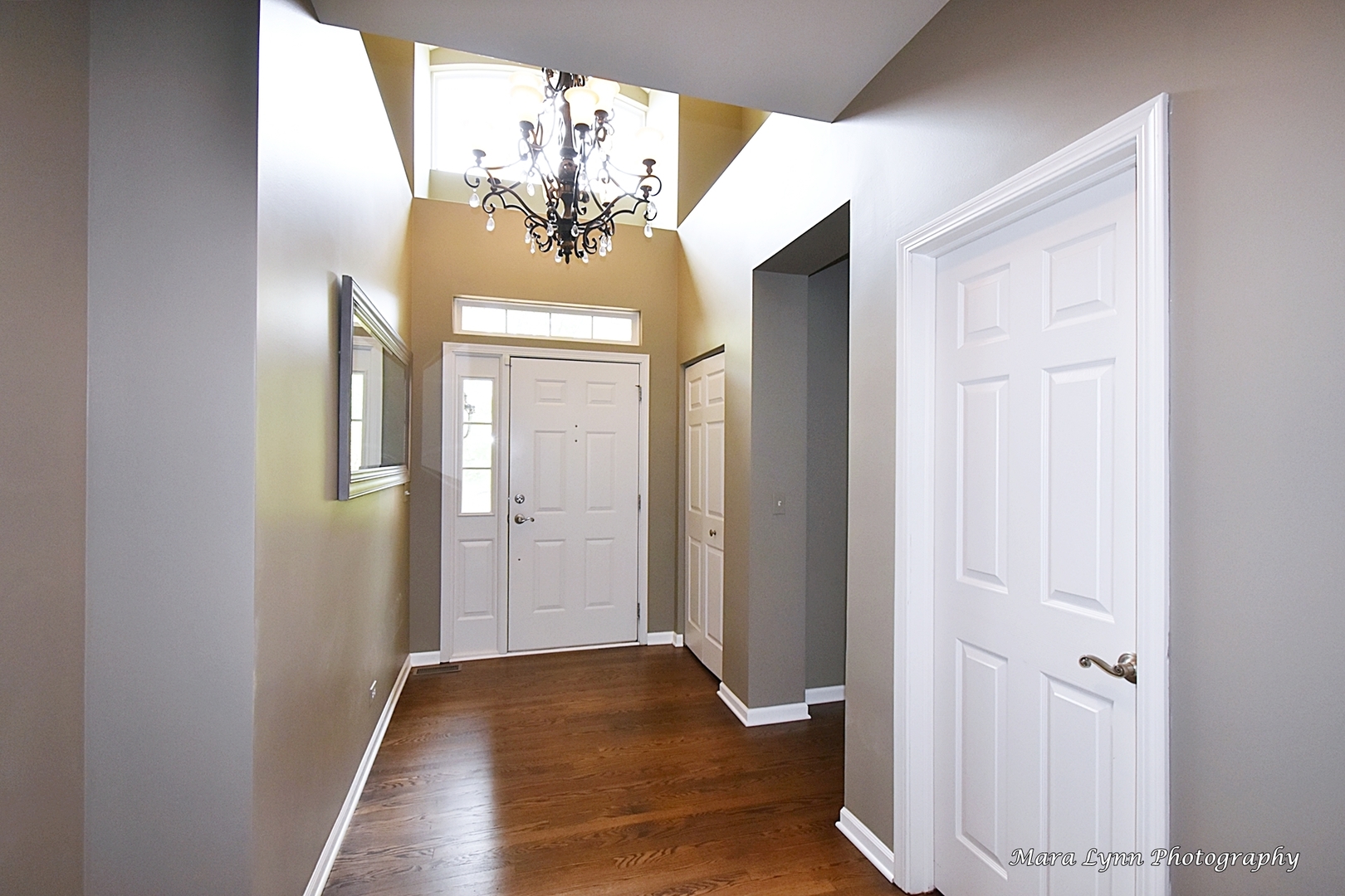 714 Viewpointe Drive St. Charles, IL 60174 - Photo 2 of 31 wooden floor in a gallery