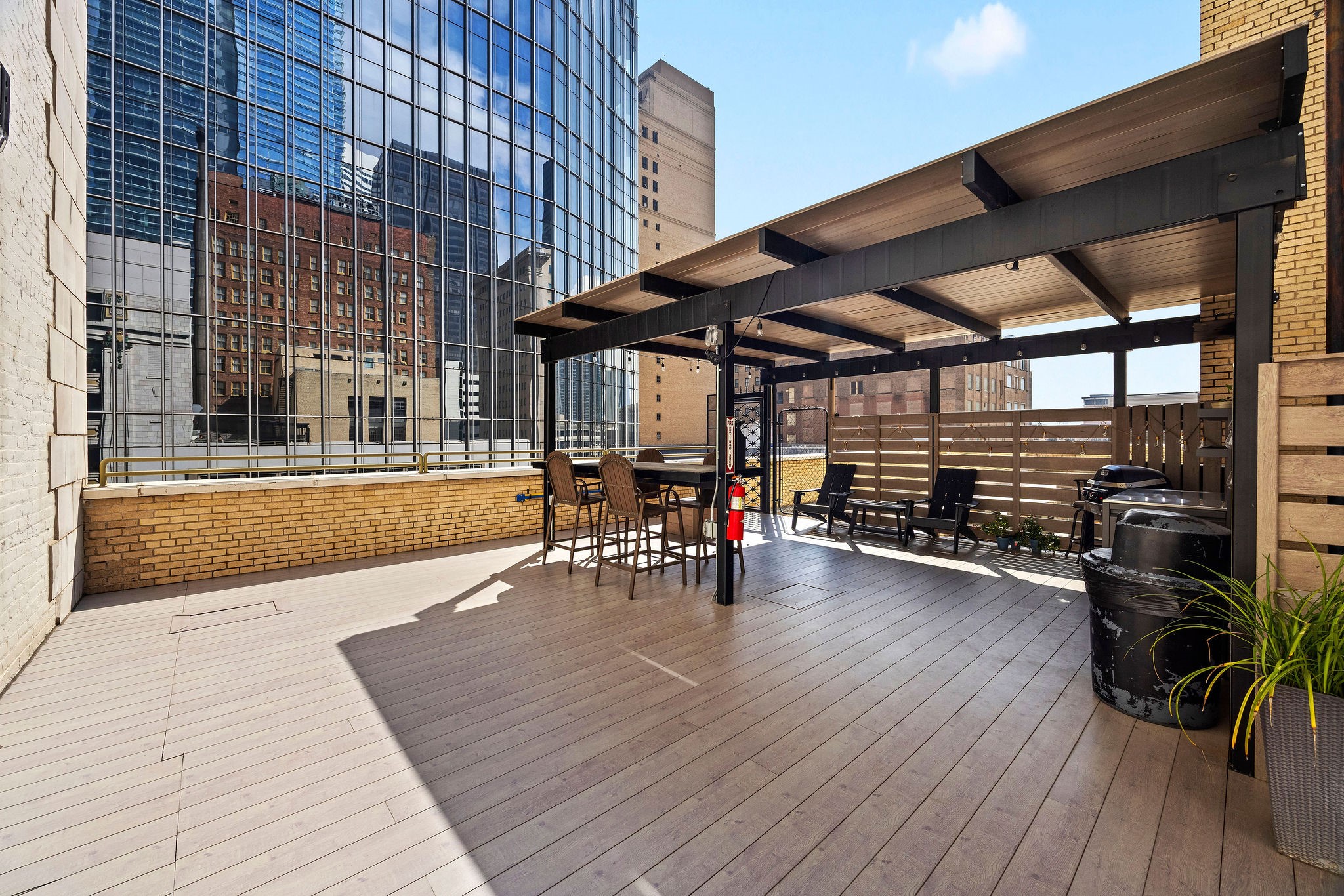 705 Main Street, Unit 516 Houston, TX 77002 - Photo 21 of 22 Enjoy rooftop-style entertaining without leaving home.