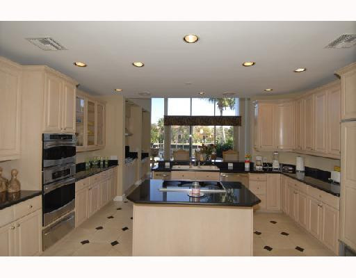 10 Compass Road Fort Lauderdale, FL 33308 - Photo 9 of 16 Kitchen